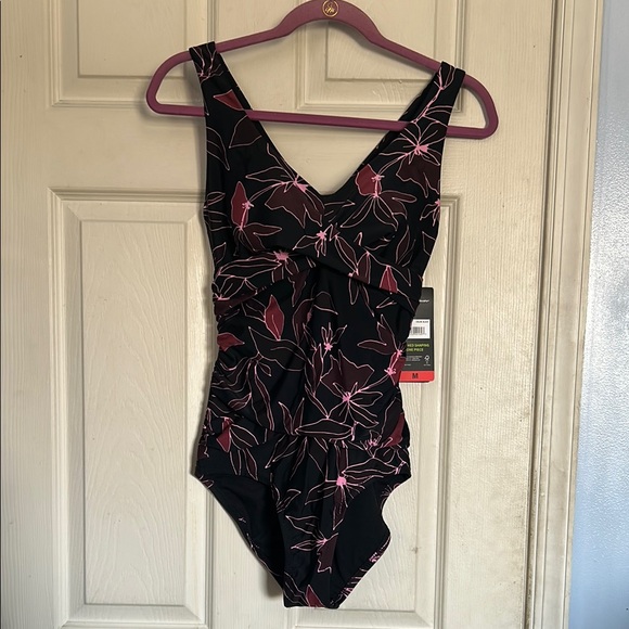 NWT Eddie Bauer Ruched shaping one piece swimsuit size medium - Picture 1 of 5